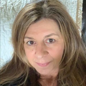 Meet your Posher, Voula